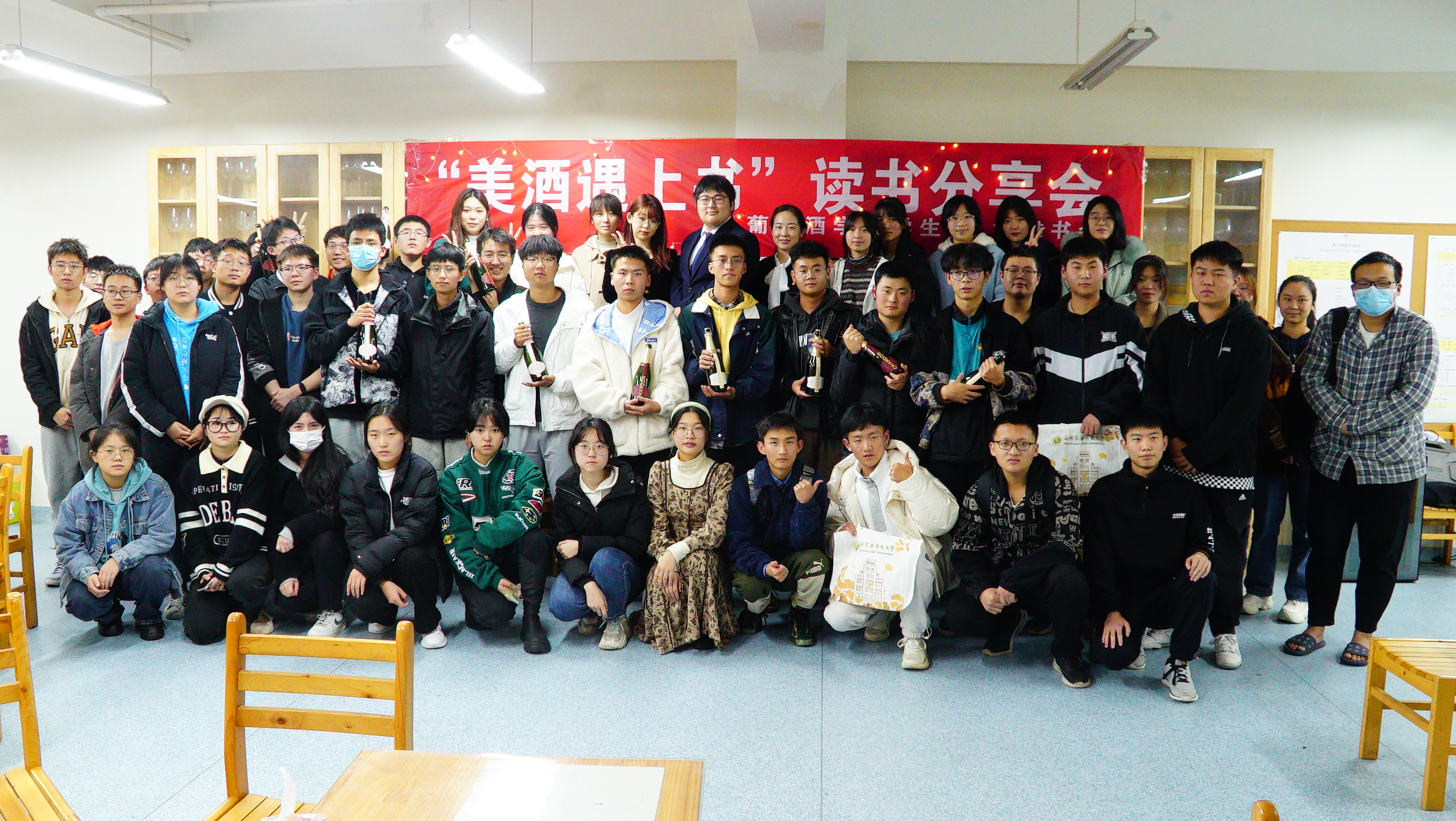 868d5d95d47847a2acd8478b3cbe3a45.jpg 868d5d95d47847a2acd8478b3cbe3a45.jpg