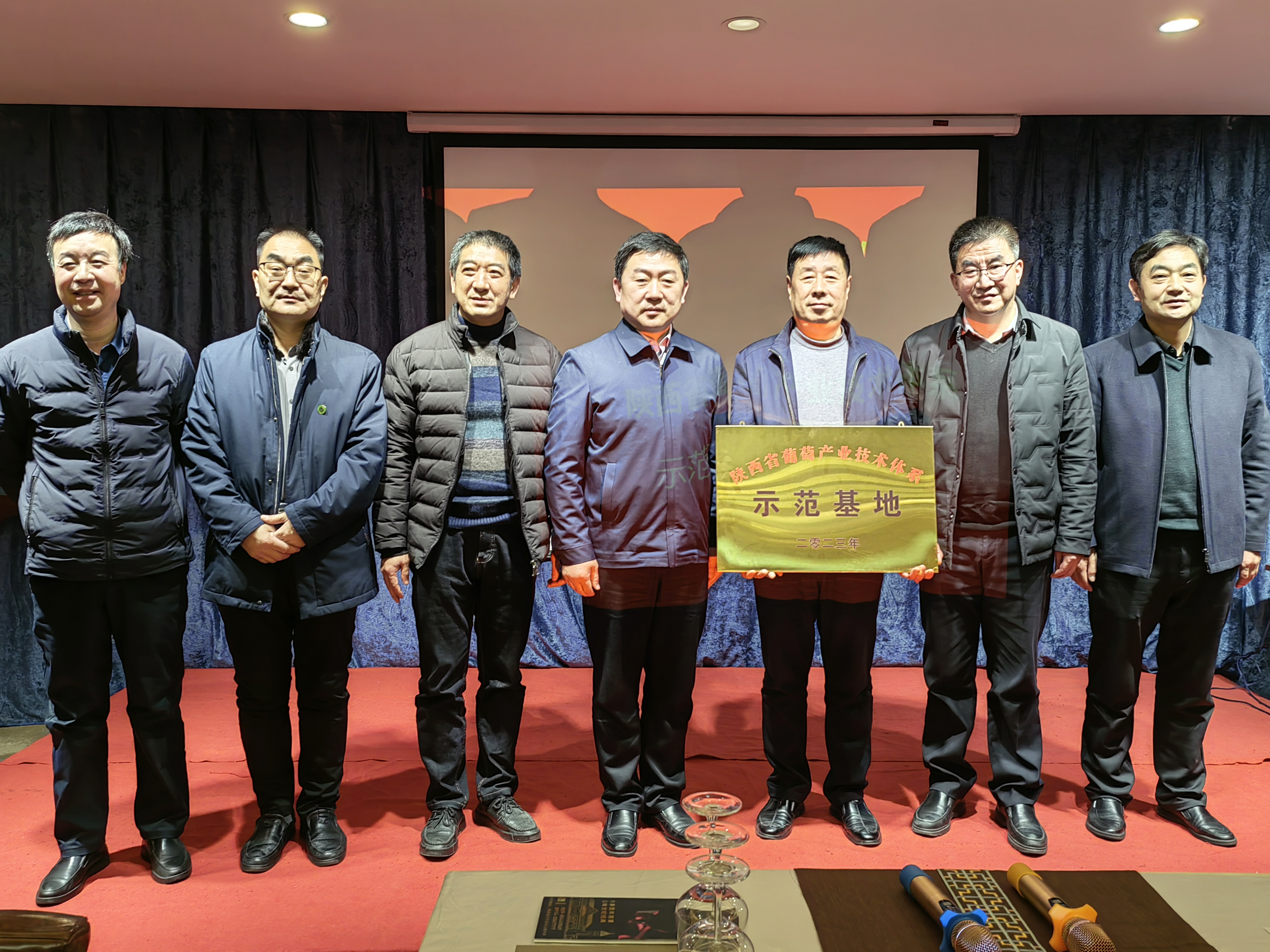 87180ba60ad245b6af9aa41357098ad4.jpg 87180ba60ad245b6af9aa41357098ad4.jpg